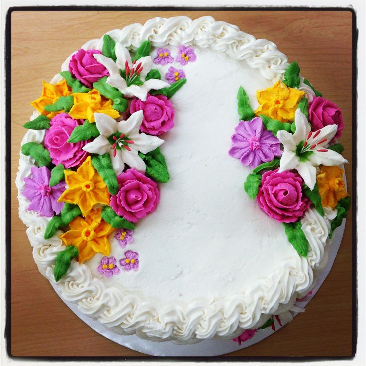 Cake with Buttercream Icing Flowers