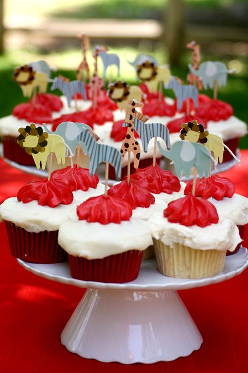 Circus Animal Birthday Cupcakes