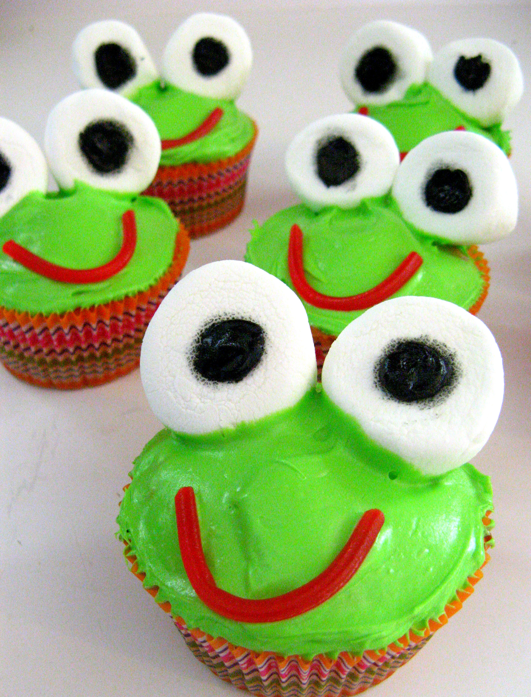 6 Photos of Frog Cup Cakes For Birthday