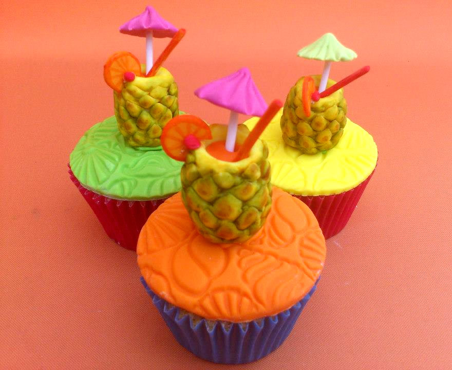 Hawaiian Themed Birthday Cake Cupcakes