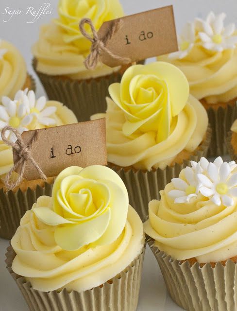 Images of Yellow Wedding Cakes and Cupcakes