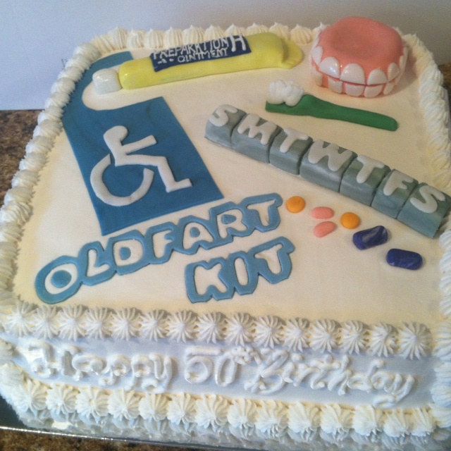 12 Photos of Funny Old People For Birthday Cakes