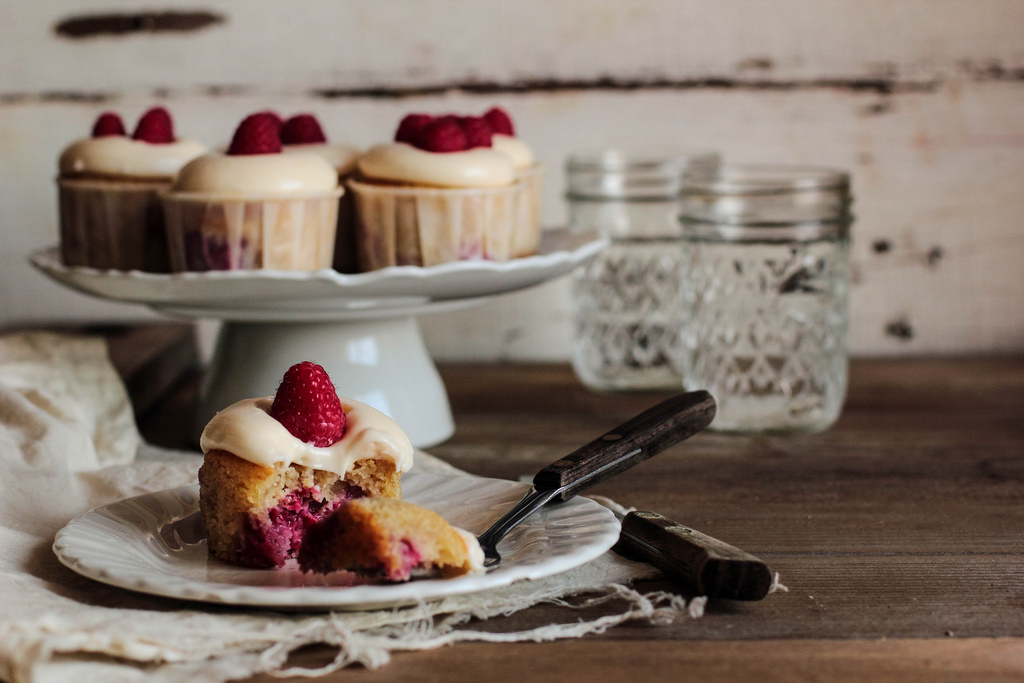 Raspberry Lemon Cream Cheese Cupcakes