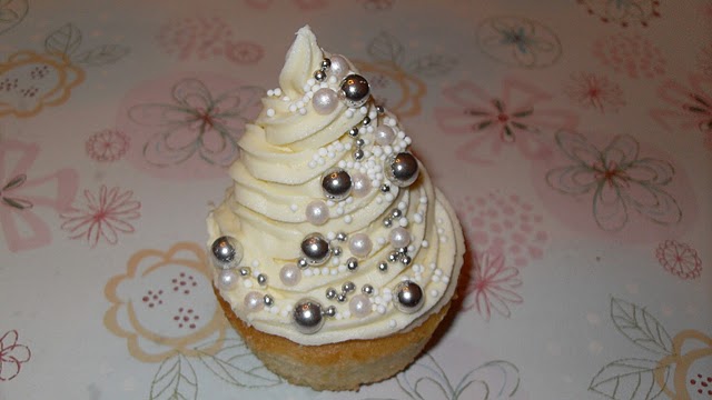 Wedding Cupcakes Pearls