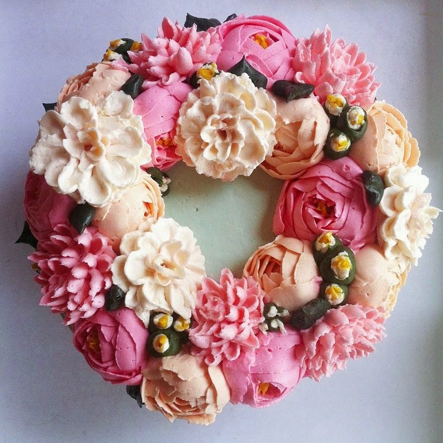 Wreath Buttercream Flower Cake