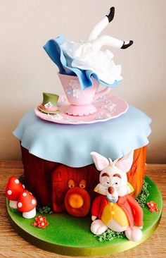 Alice in Wonderland Birthday Cake