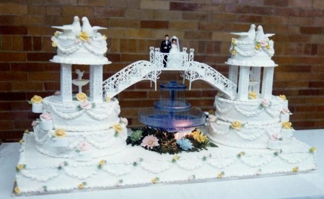 Bridge Wedding Cakes with Fountains