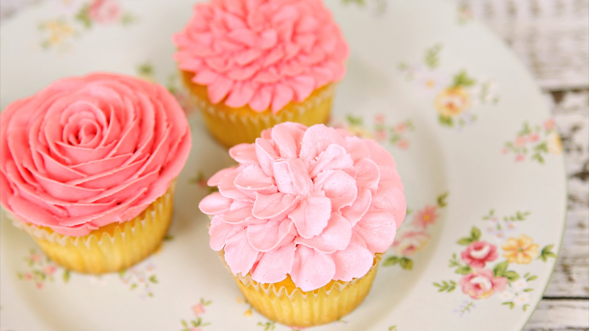 Buttercream Flowers On Cupcakes