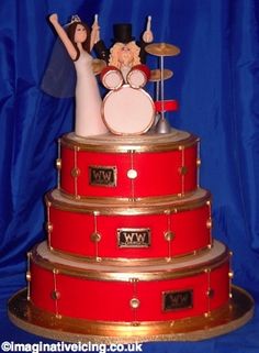 11 Photos of Cakes Shaped Like Drum Set