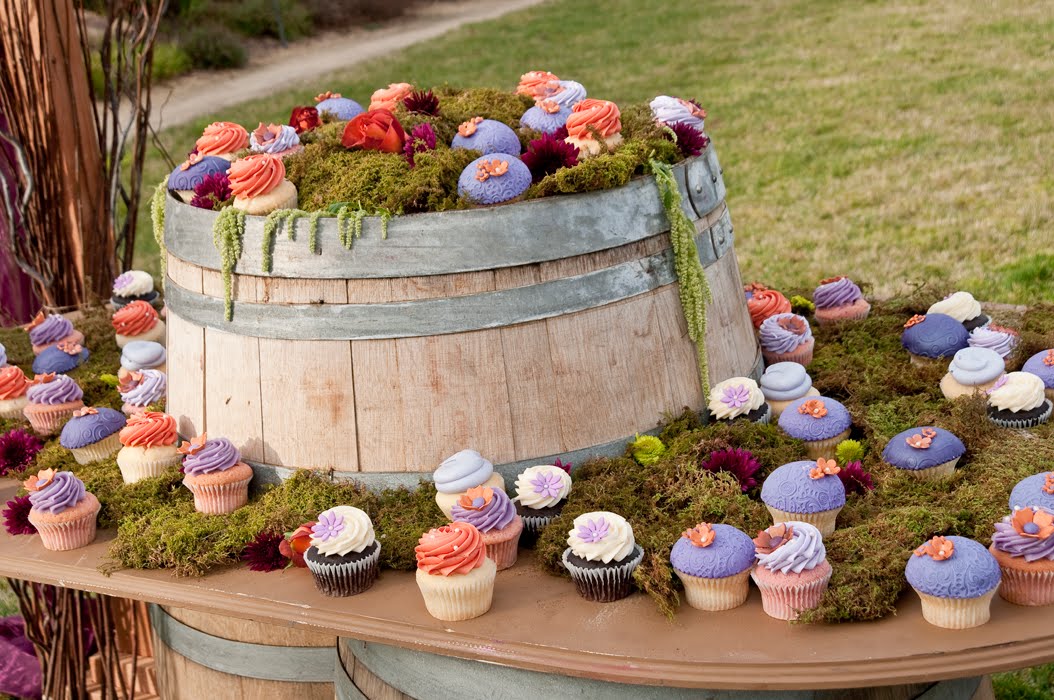 12 Cupcakes Country Wedding Photo Country Theme Wedding Cupcakes