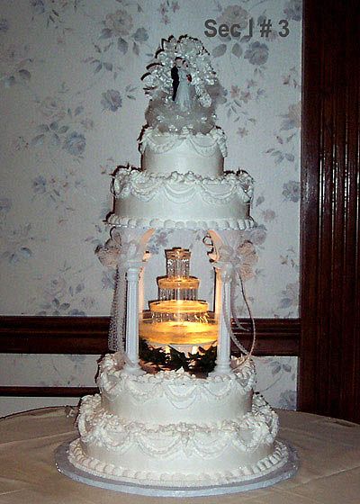 Elegant Wedding Cakes with Fountains