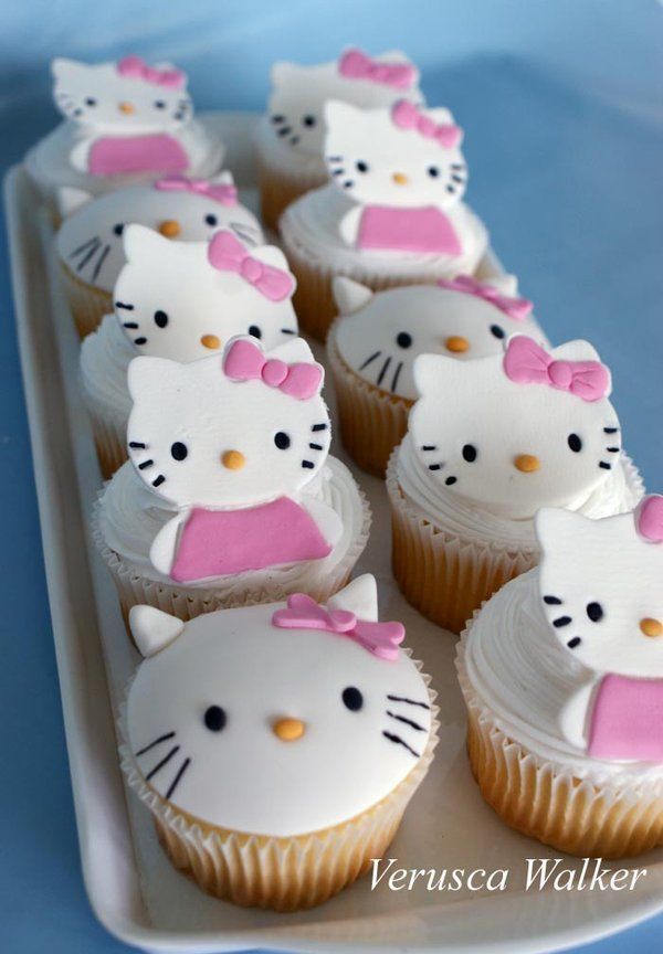 Hello Kitty Cupcakes