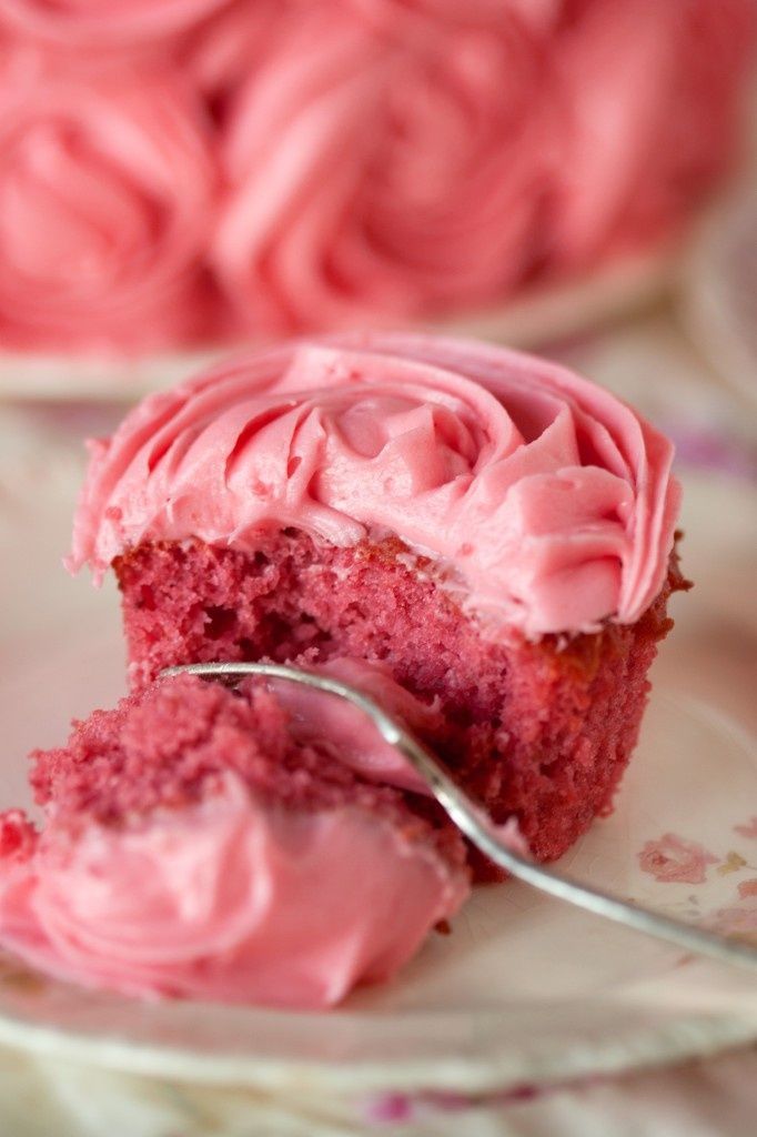 Homemade Strawberry Cupcakes