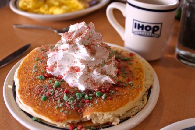 10 Photos of Ihop Vs Denny's Pancakes Pancakes