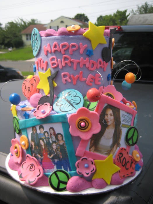 10 Photos of Victorious Birthday Cakes 16