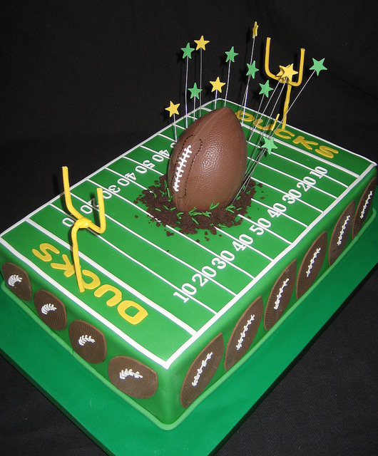 Oregon Duck Football Cake