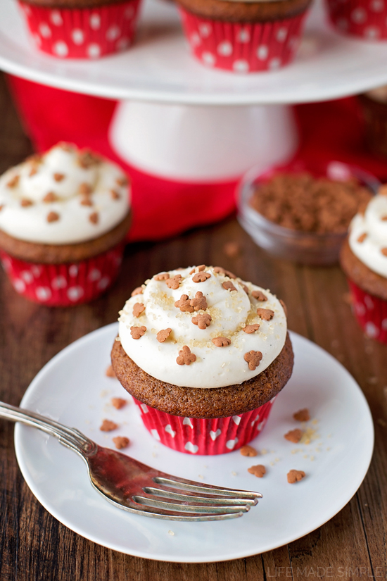 8 Photos of Gingerbread Cupcakes With Cream Cheese Frosting