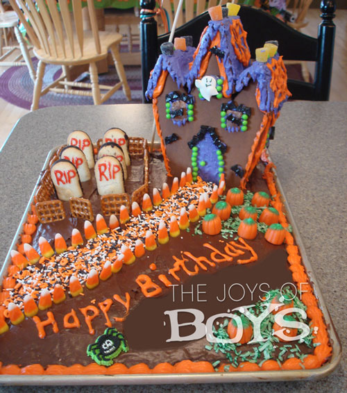 Easy Halloween Cake Haunted House