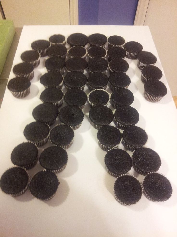 12 Photos of Tux Groom Pull Away Cupcakes