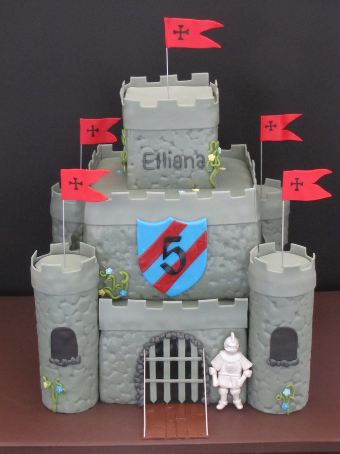 Medieval-Castle-Knight-Birthday-Cake