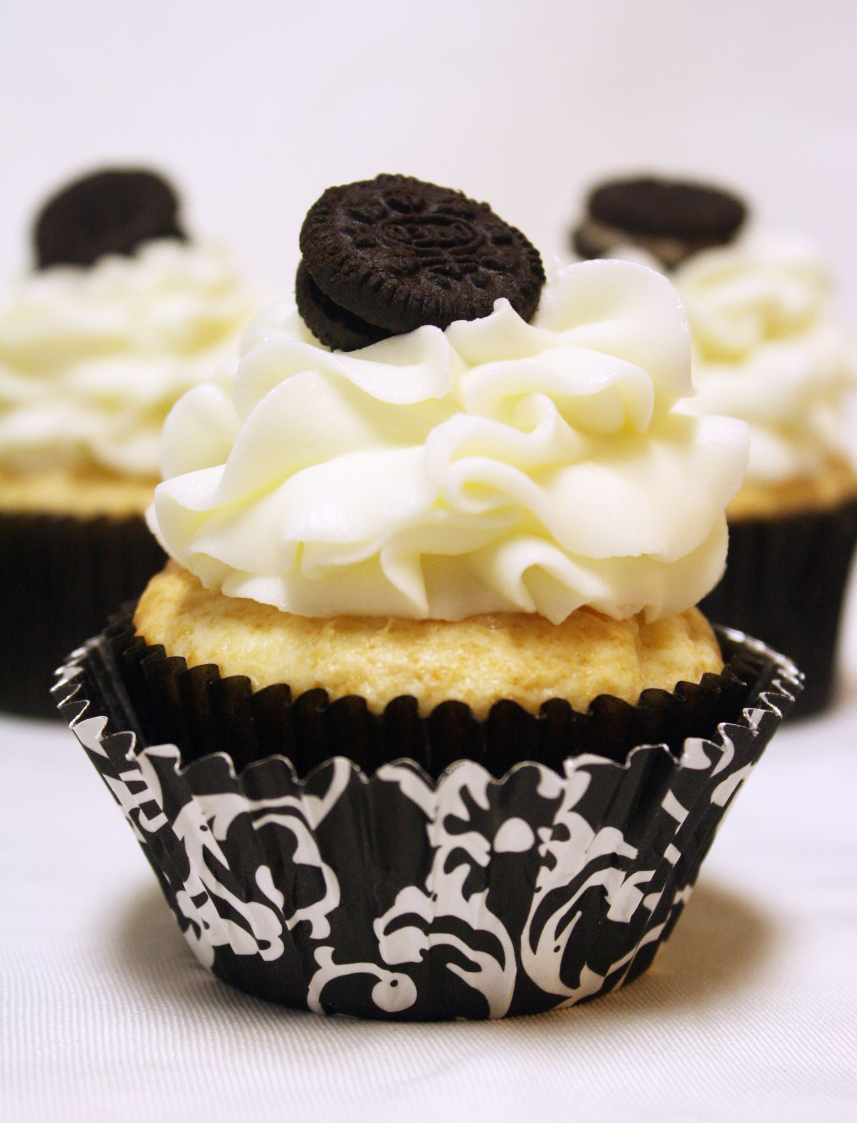 6 Photos of Oreo Cream Filled Cupcakes