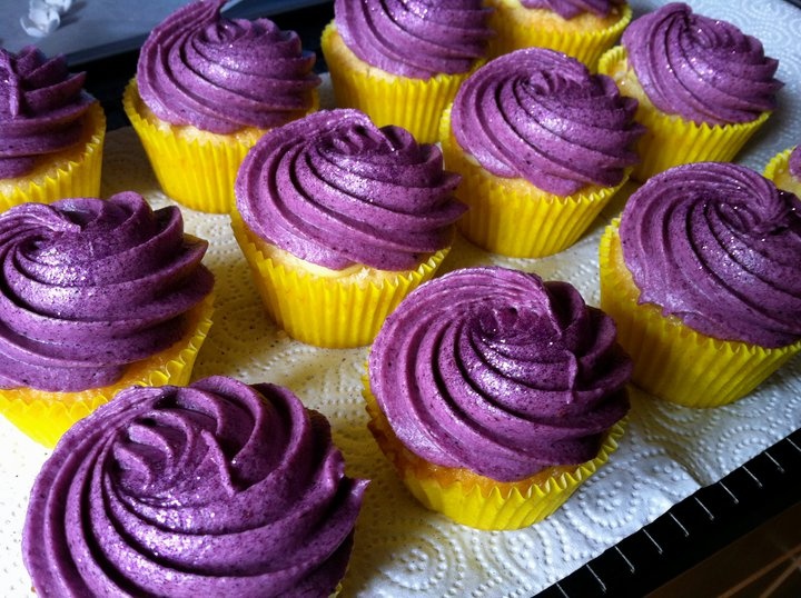 Pictures of Purple Cupcakes with Blueberry Frosting