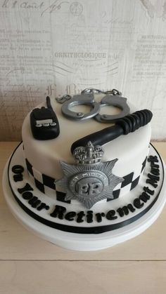 Police-Themed Retirement Cake