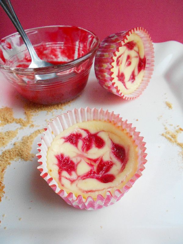 Raspberry Swirl Cheesecake Cupcakes