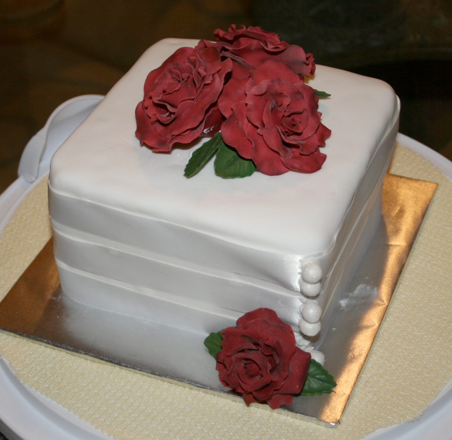 7 Photos of Square Cakes With Roses