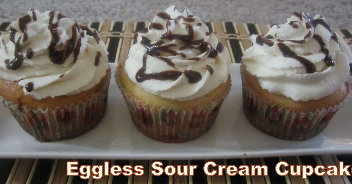 Sour Cream Cake Cupcakes