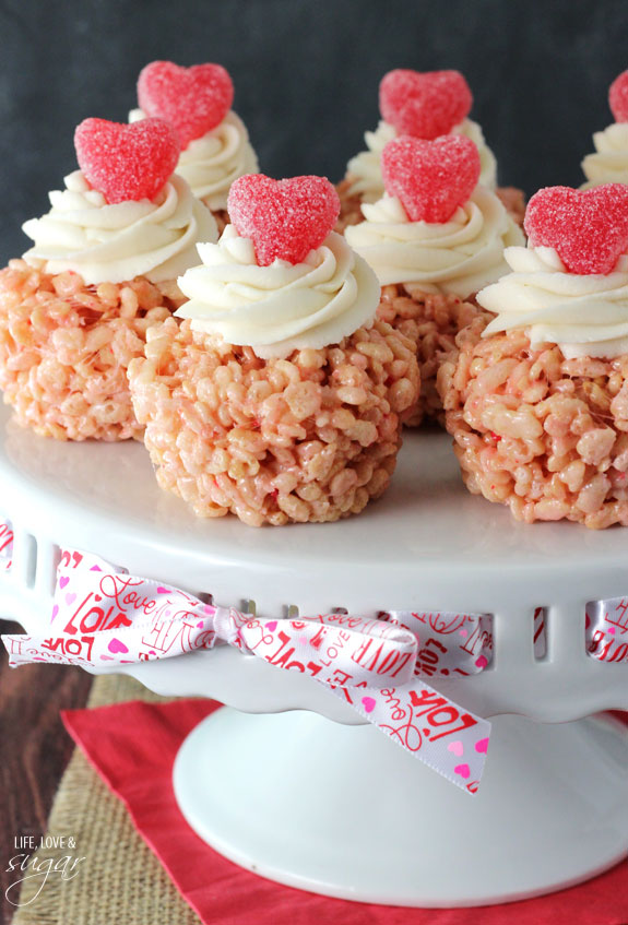 12 Photos of Valentine's Day Rice Crispy Cupcakes