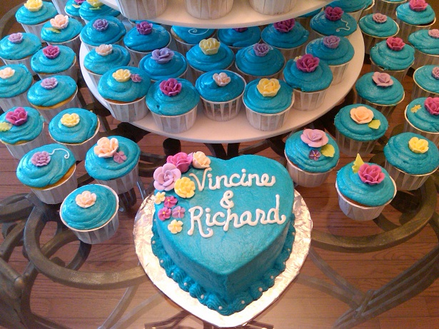 Bride and Groom Cake with Cupcakes