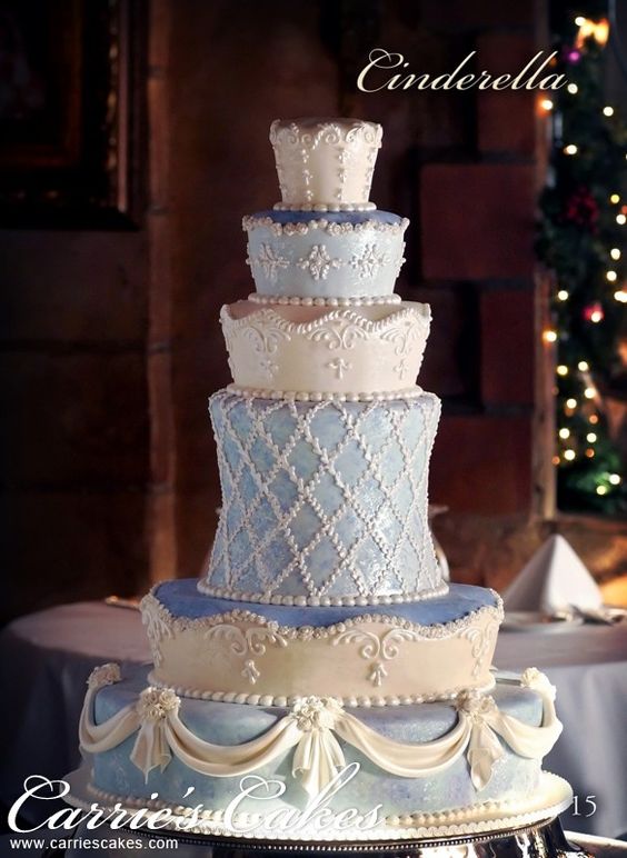 12 Photos of Cinderella Theme Quince Cakes