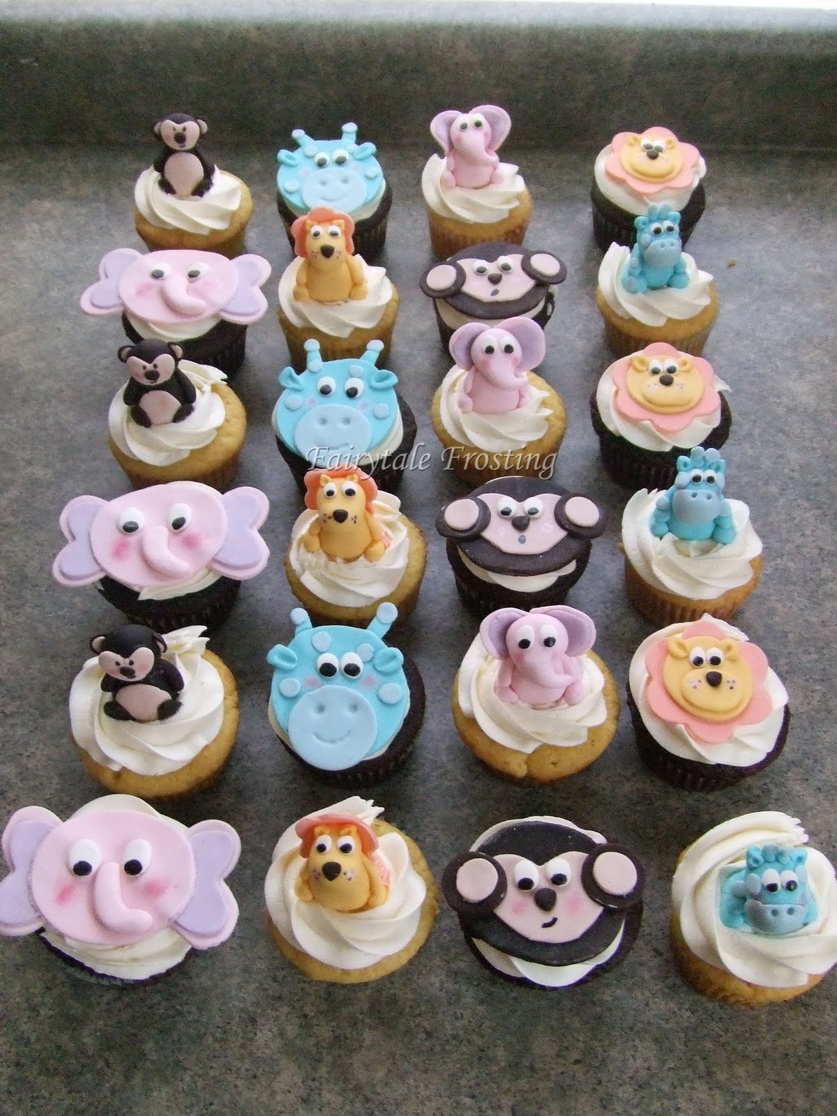 12 Photos of Animal Theme Baby Shower Cupcakes