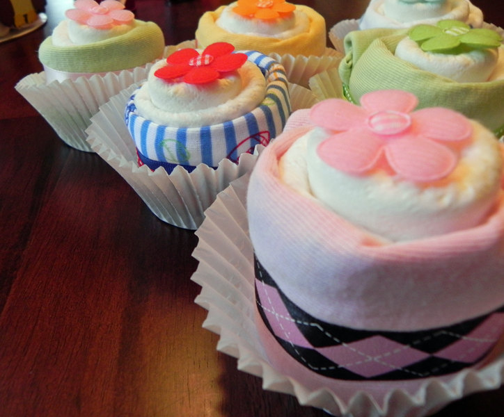 12 Photos of Unique Diaper Cupcakes