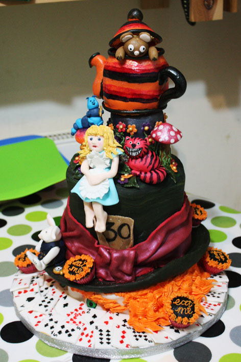 Alice in Wonderland Cake