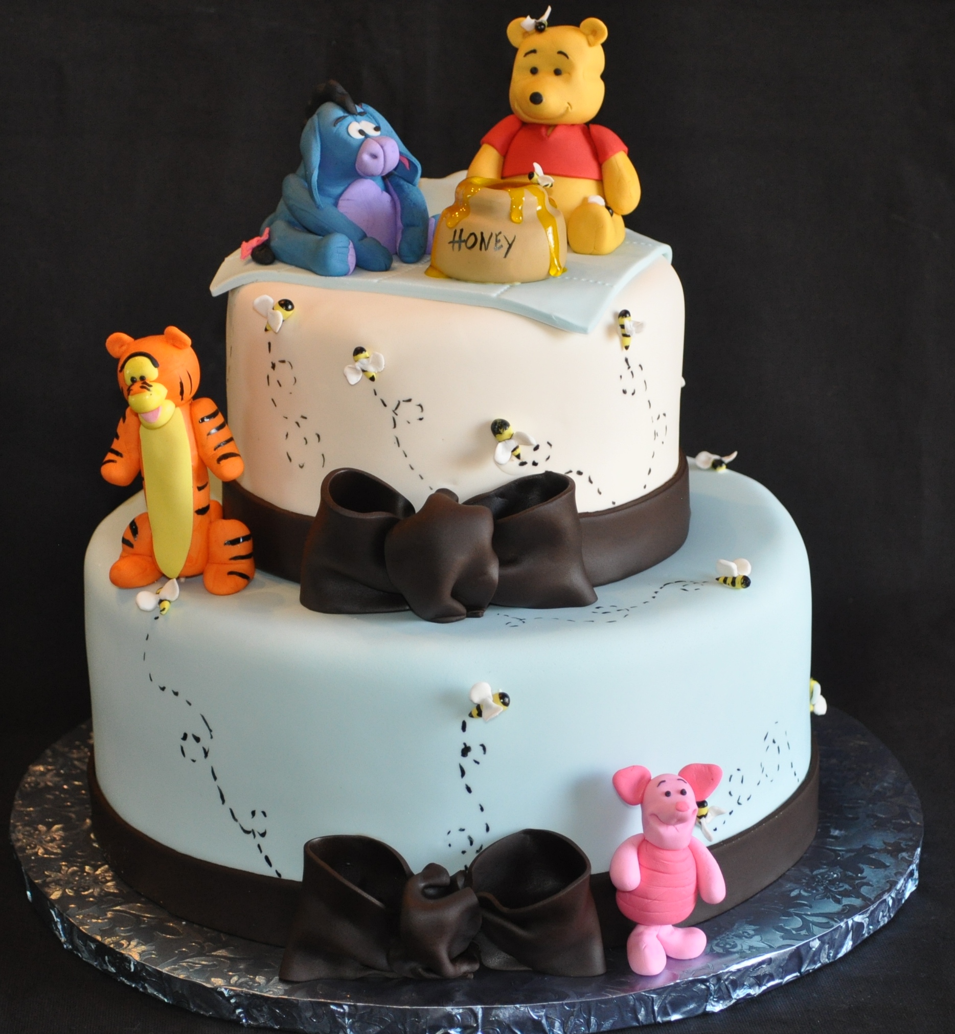 Baby Winnie the Pooh Cake