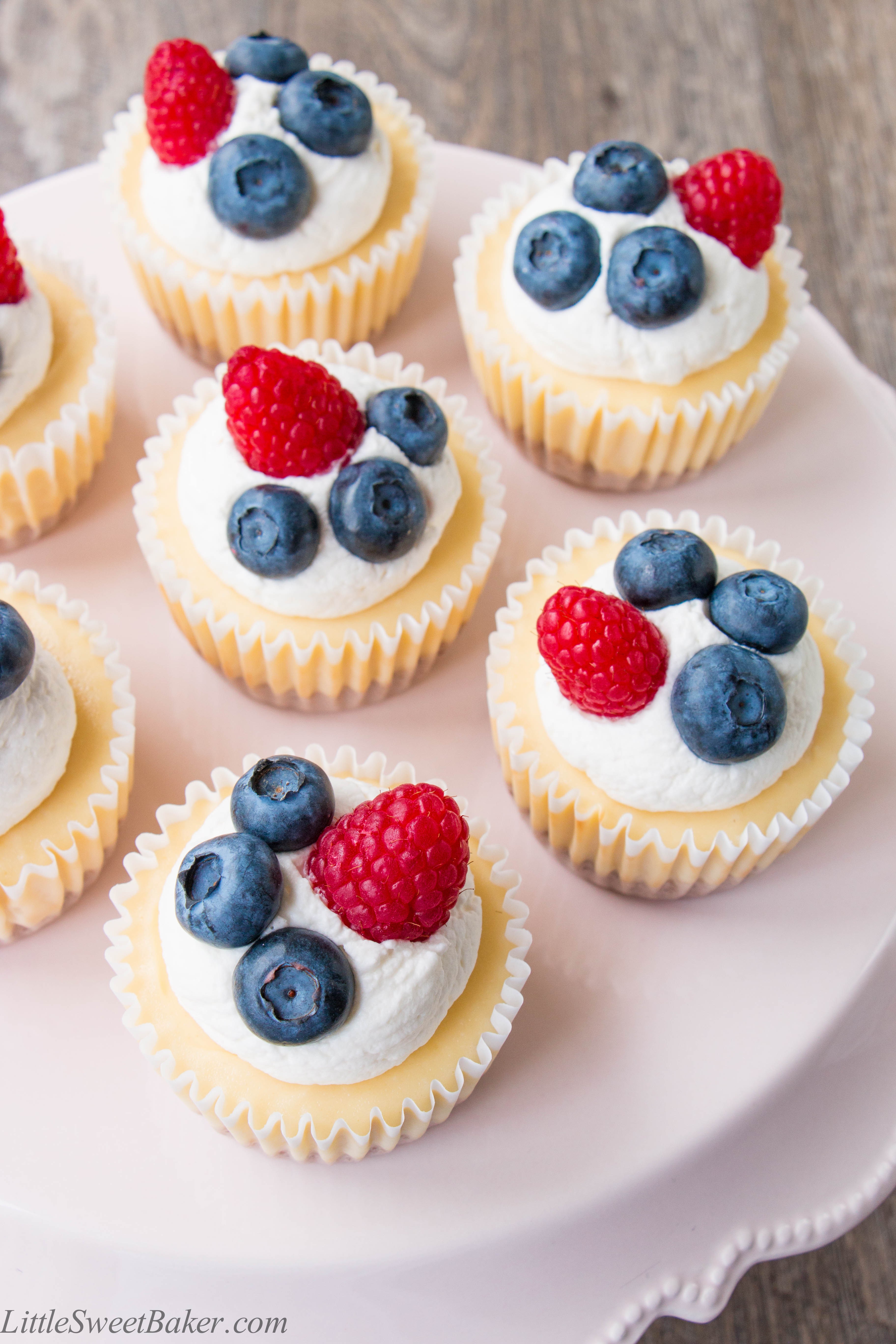 Baked Mini Cheesecake with Graham Cracker Crust