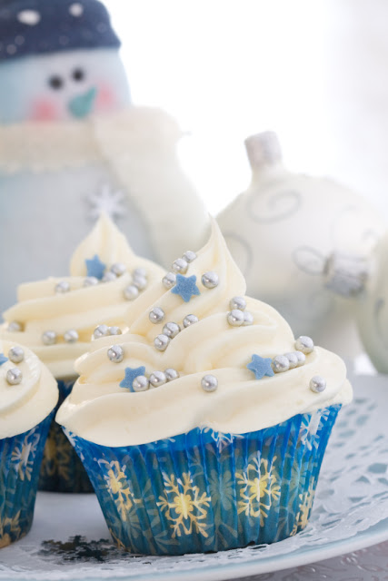 Blue Christmas Cupcakes