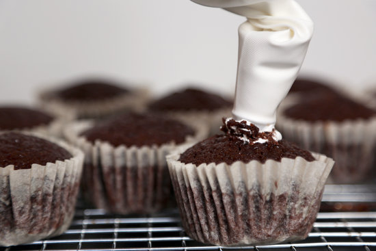 Cupcakes with Marshmallow Filling