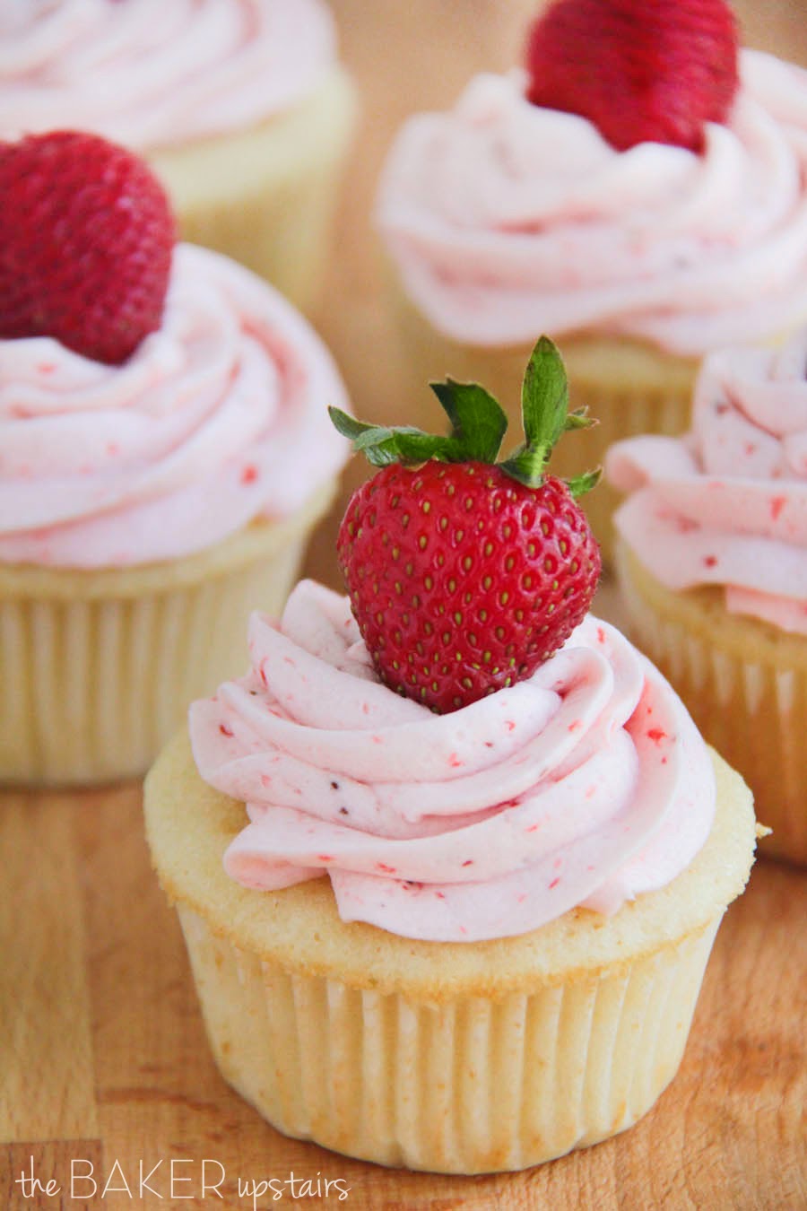 5 Photos of Vanilla Cupcakes With Strawberry Buttercream Frosting