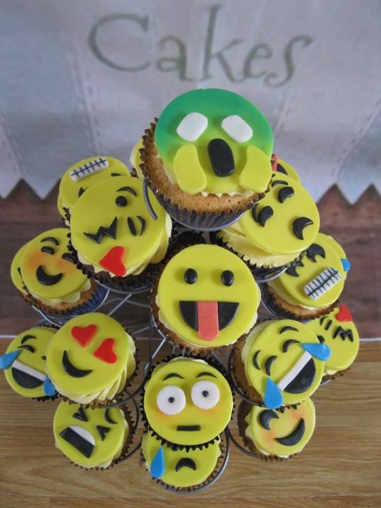 Emoji Cupcake Cake