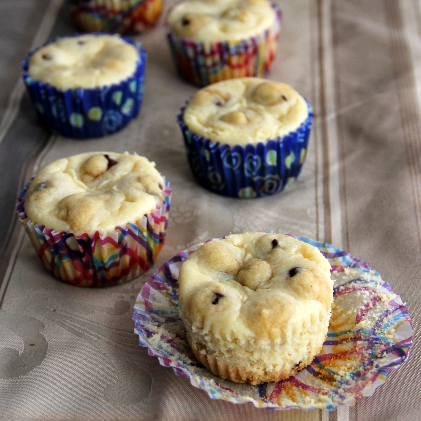 Mini Cheesecake with Cookie Dough Crust