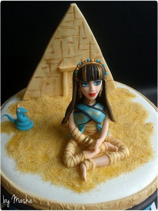 Monster High Cleo De Nile Cake