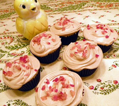 Pancake and Bacon Cupcakes with Maple Frosting