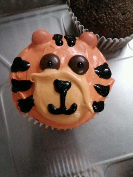 9 Photos of Baby Tiger Baby Shower Cupcakes