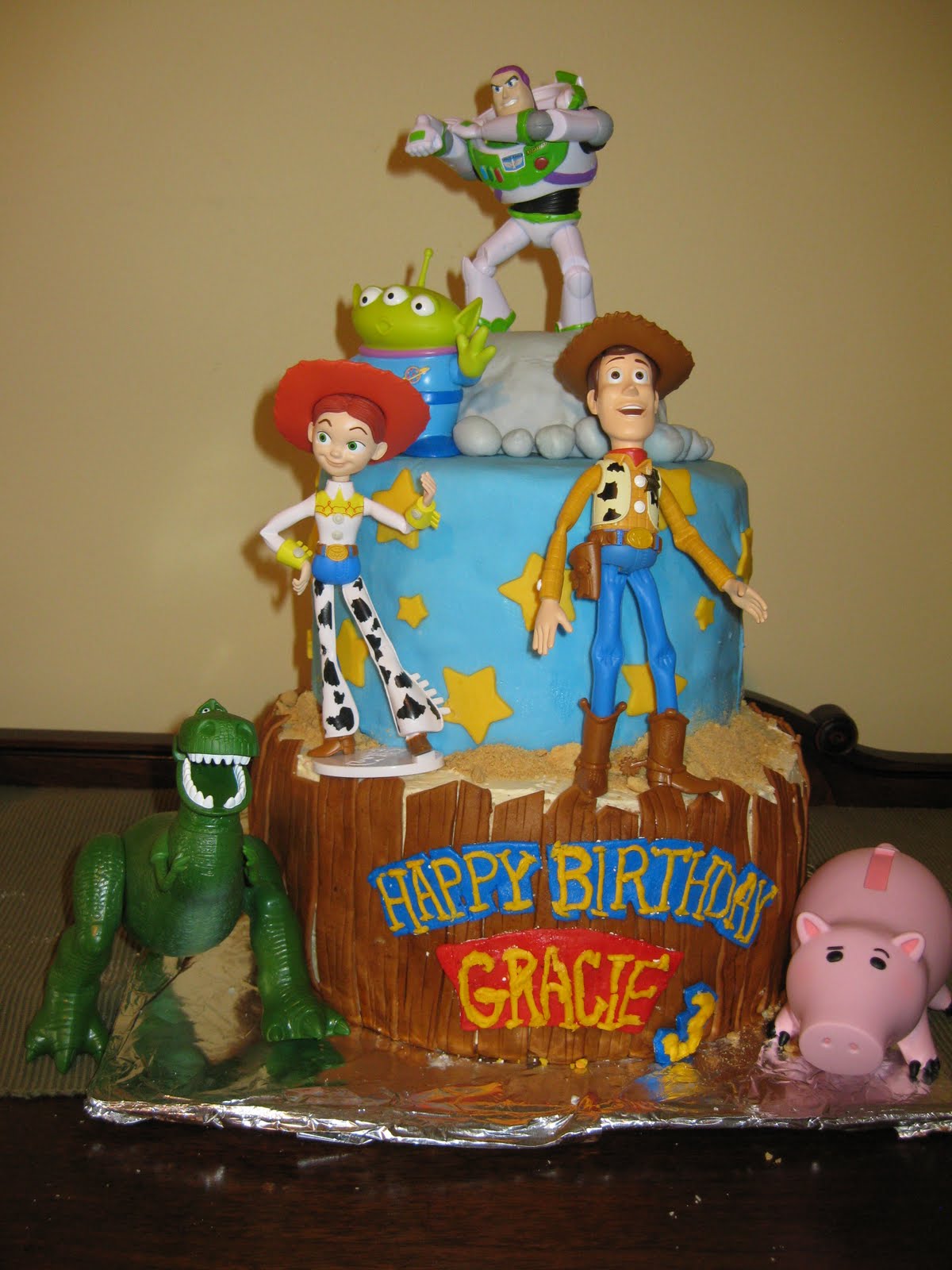 6 Photos of Cakes Decorated With Toy Story Theme