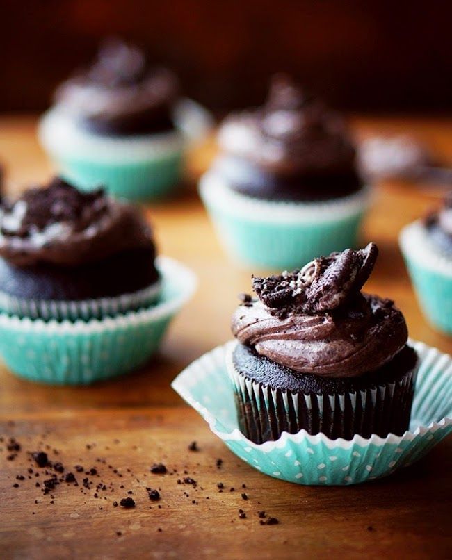 Chocolate Oreo Cream Cheese Cupcakes