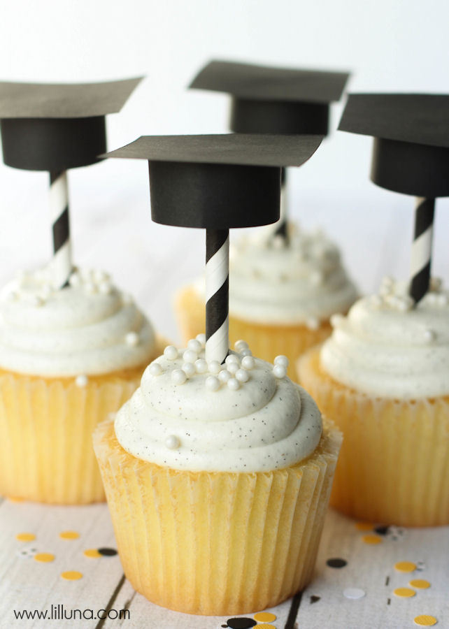 DIY Graduation Cap Cupcake Toppers