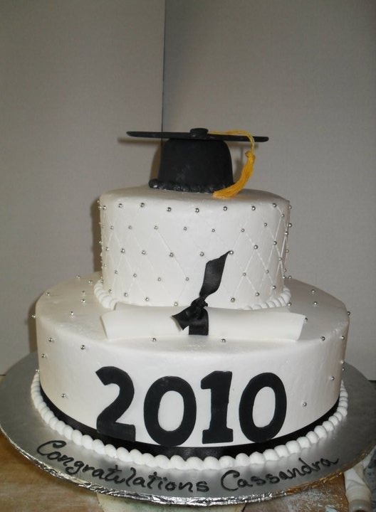 11 Photos of Black And White Graduation Cakes